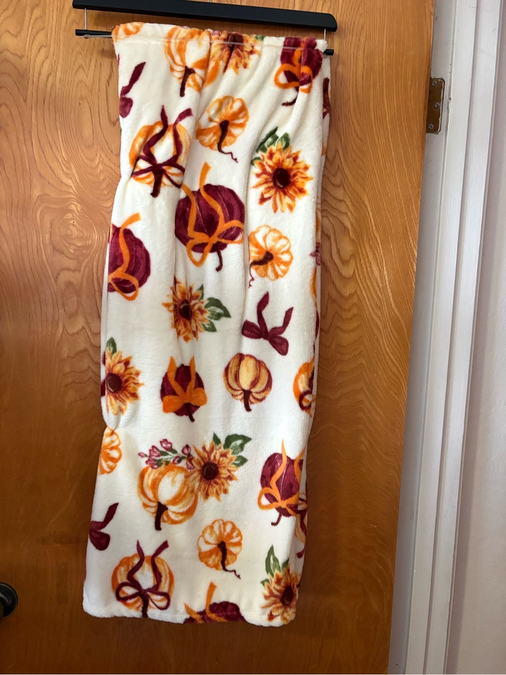 Harvest Collection Fall/Autumn Cream Pumpkin & Sunflower Decorative Throw - Picture 5 of 6